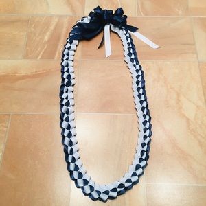 NWOT Graduation Lei Handmade Navy Blue & White Braided Ribbon Lei